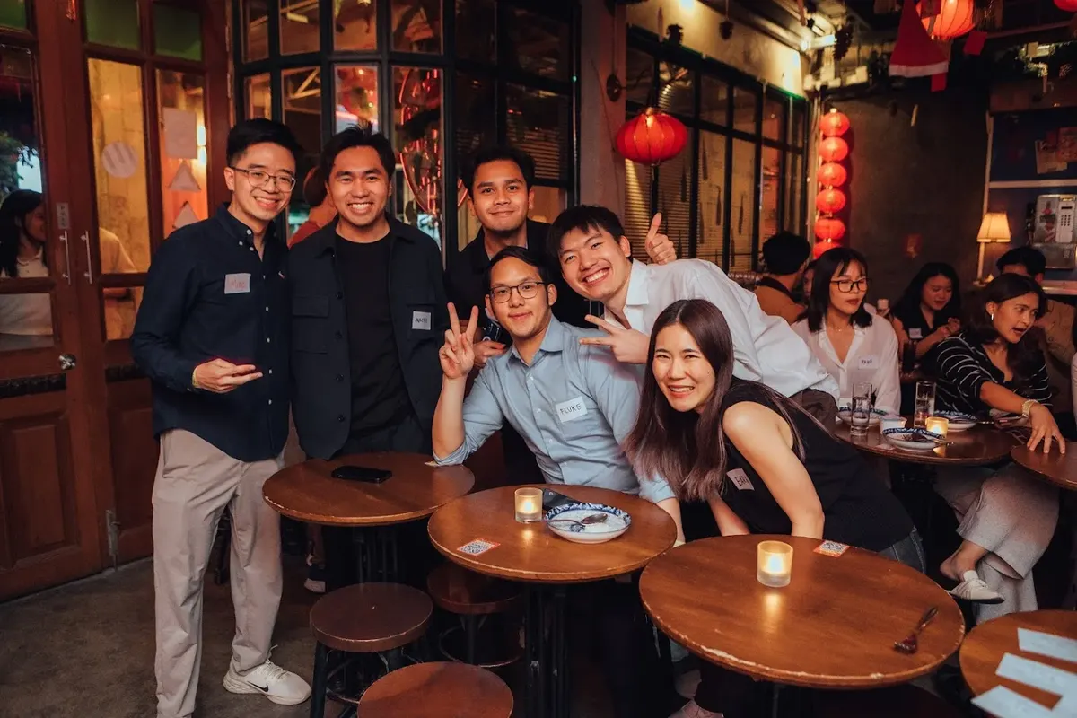 Builders and mentors connecting at Flow Society