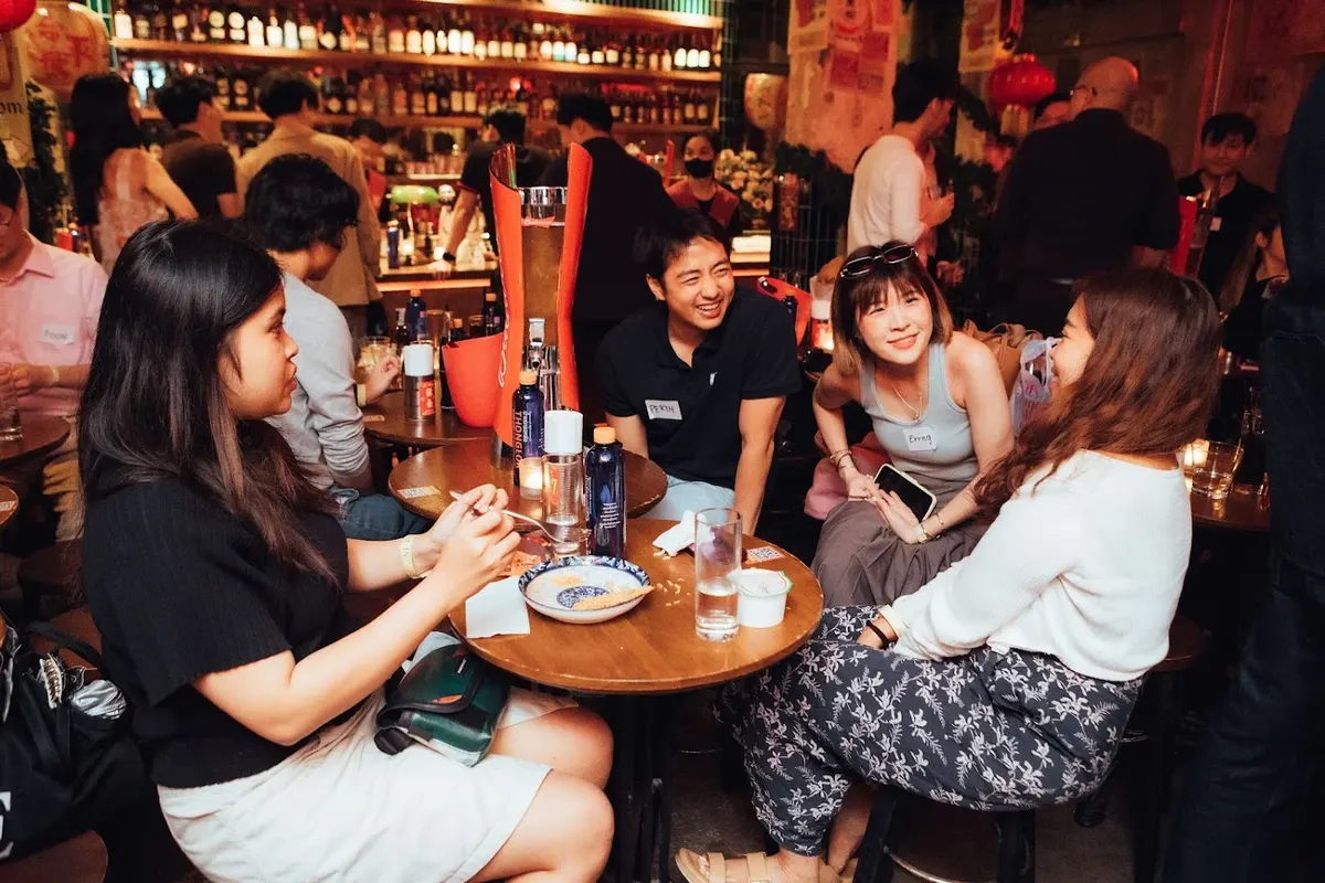 Friends old and new at a Flow Society event